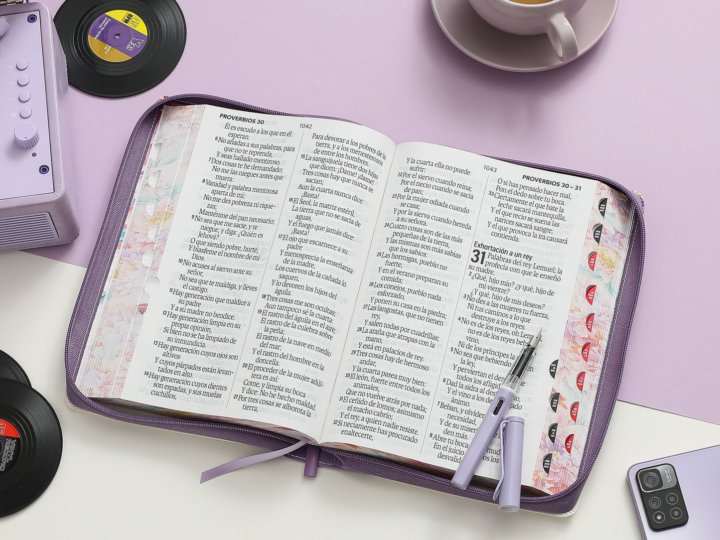 Biblia RV60 con índice y zipper Letra Súper Gigante Imit piel púrpura